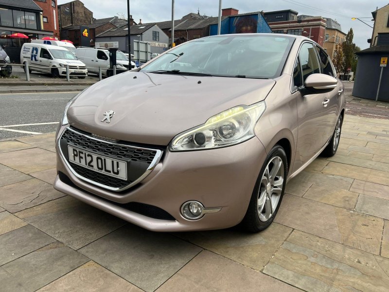 View PEUGEOT 208 1.4 VTi Allure Euro 5 5dr