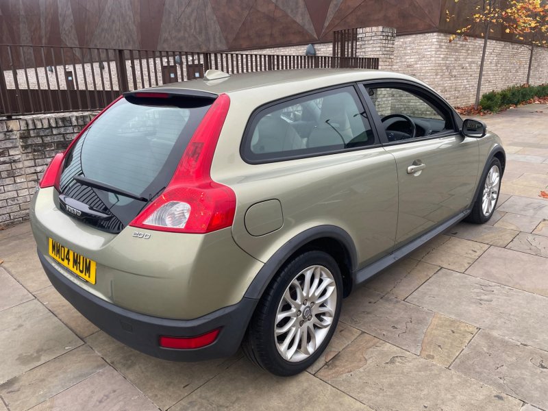 View VOLVO C30 2.0D SE 2dr
