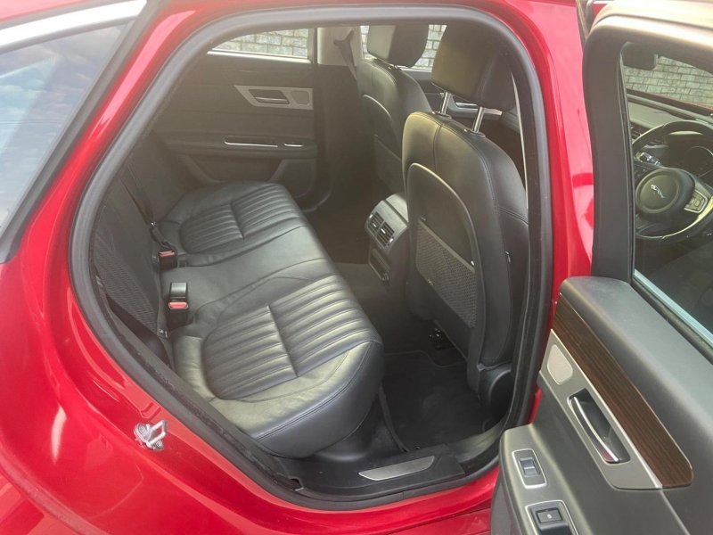 JAGUAR XF