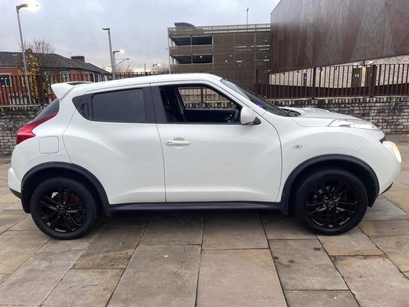 View NISSAN JUKE 1.6 Tekna Euro 5 (s/s) 5dr