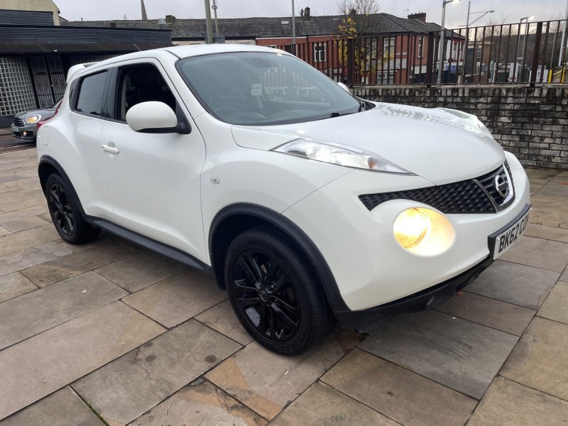 View NISSAN JUKE 1.6 Tekna Euro 5 (s/s) 5dr
