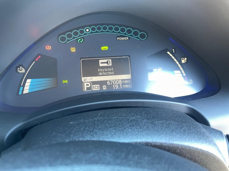 NISSAN LEAF