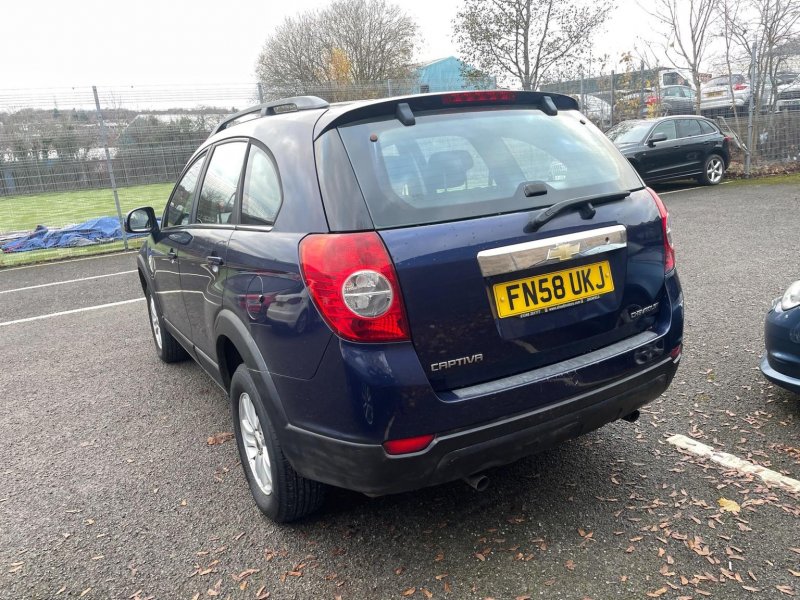 View CHEVROLET CAPTIVA 2.4i LS Euro 4 5dr