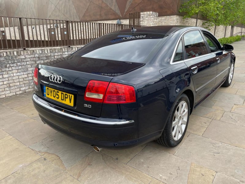 AUDI A8