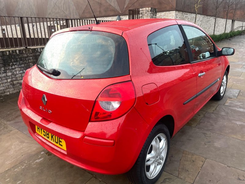 View RENAULT CLIO 1.2 TCe 16v Dynamique 3dr