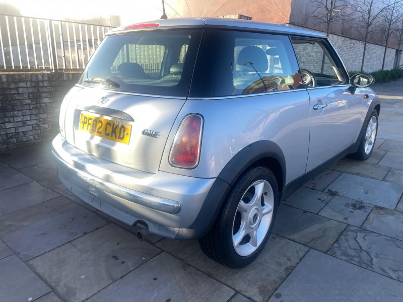 View MINI HATCH 1.6 One CVT Euro 3 3dr