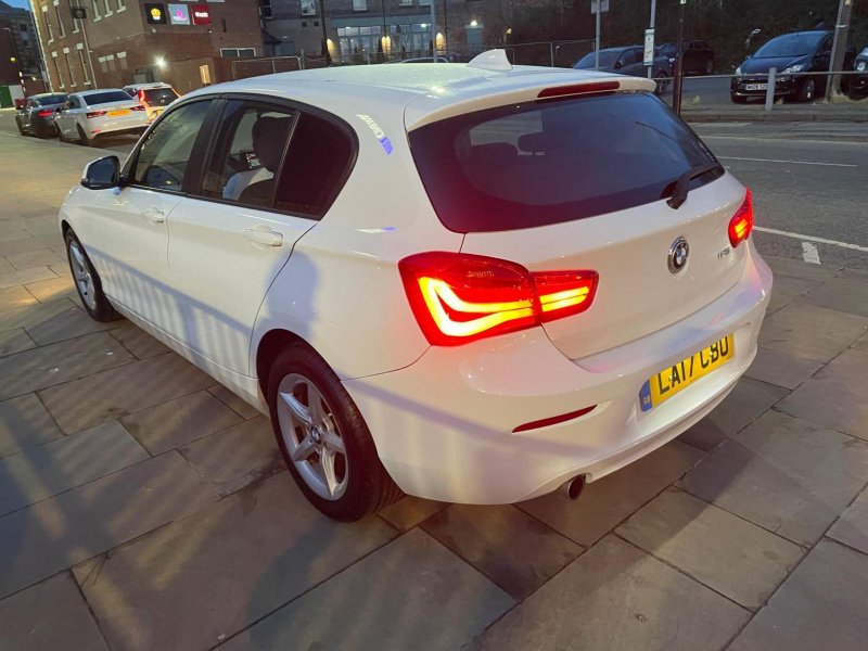 BMW 1 SERIES
