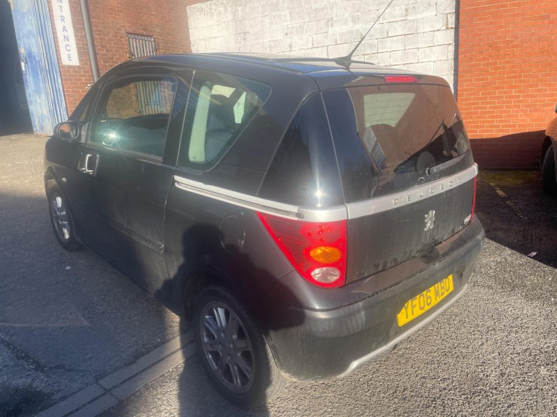 View PEUGEOT 1007 1.6 16v Sport 3dr