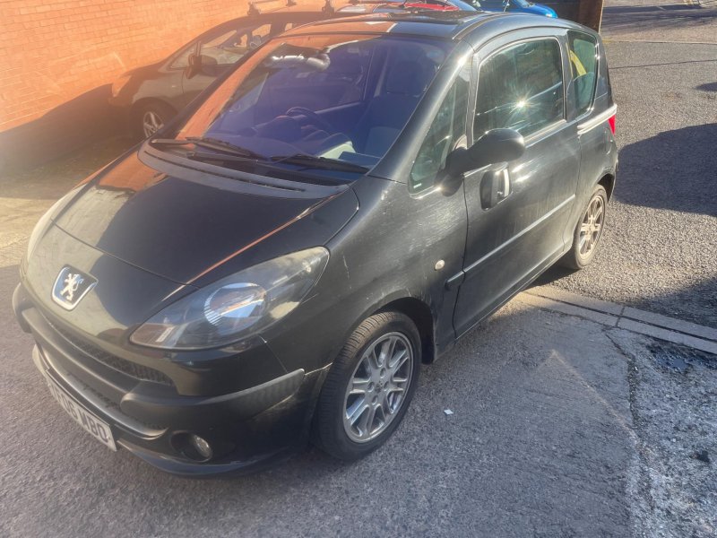 View PEUGEOT 1007 1.6 16v Sport 3dr