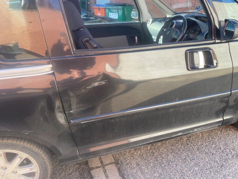PEUGEOT 1007