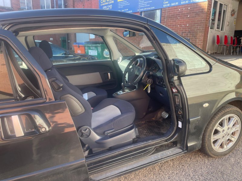 PEUGEOT 1007