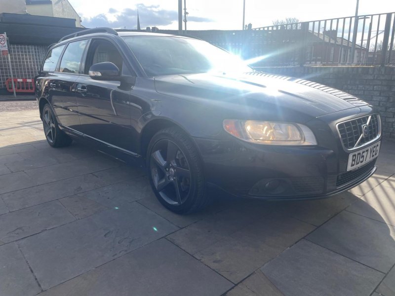 View VOLVO V70 2.4 D5 SE Sport Geartronic Euro 4 5dr