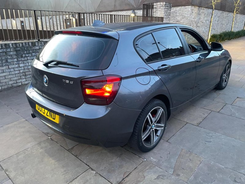 View BMW 1 SERIES 2.0 116d Sport Euro 5 (s/s) 5dr