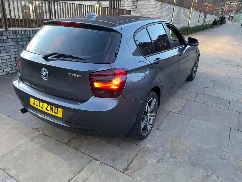 BMW 1 SERIES