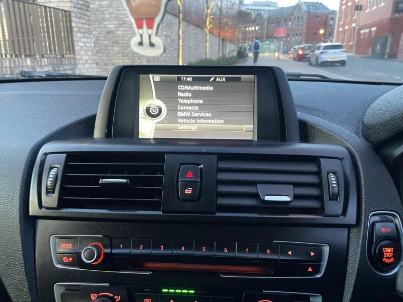 BMW 1 SERIES
