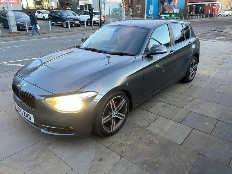 BMW 1 SERIES