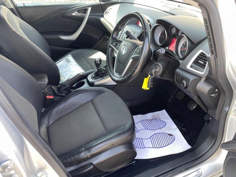 VAUXHALL ASTRA