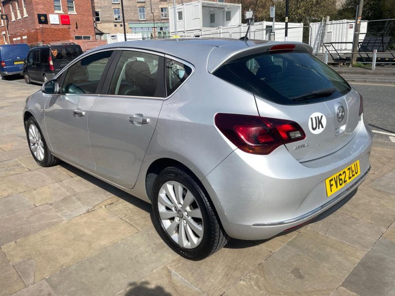 VAUXHALL ASTRA