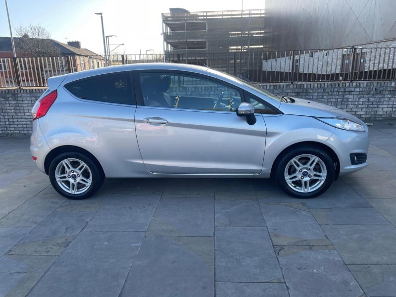 View FORD FIESTA 1.0T EcoBoost Zetec Euro 5 (s/s) 3dr