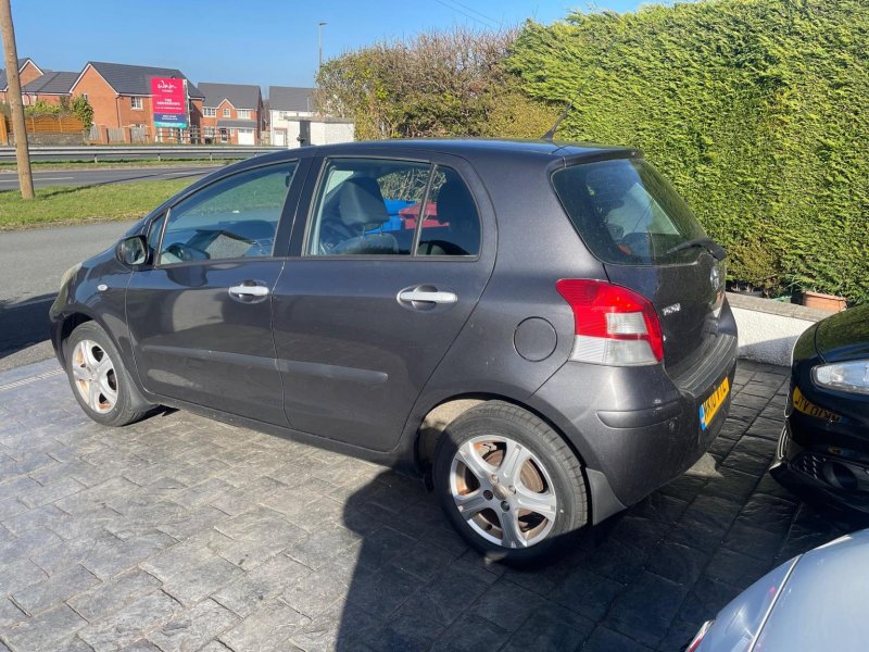 TOYOTA YARIS