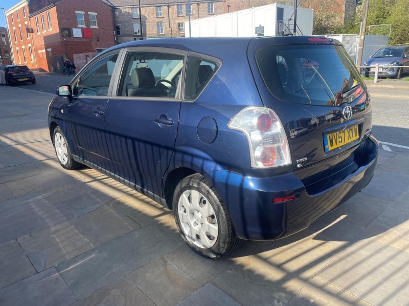 TOYOTA COROLLA VERSO