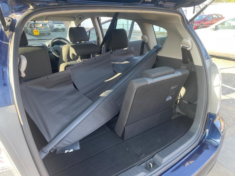TOYOTA COROLLA VERSO