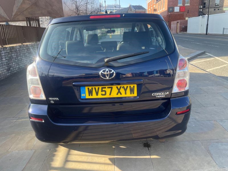 TOYOTA COROLLA VERSO