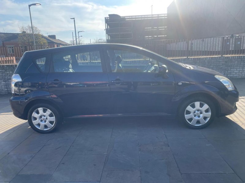 View TOYOTA COROLLA VERSO 1.6 VVT-i T2 5dr