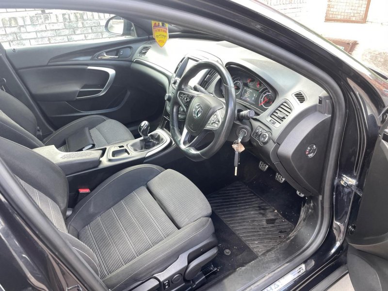 VAUXHALL INSIGNIA