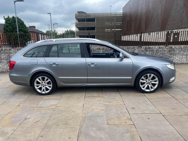 View SKODA SUPERB 2.0 TDI SE DSG Euro 5 5dr