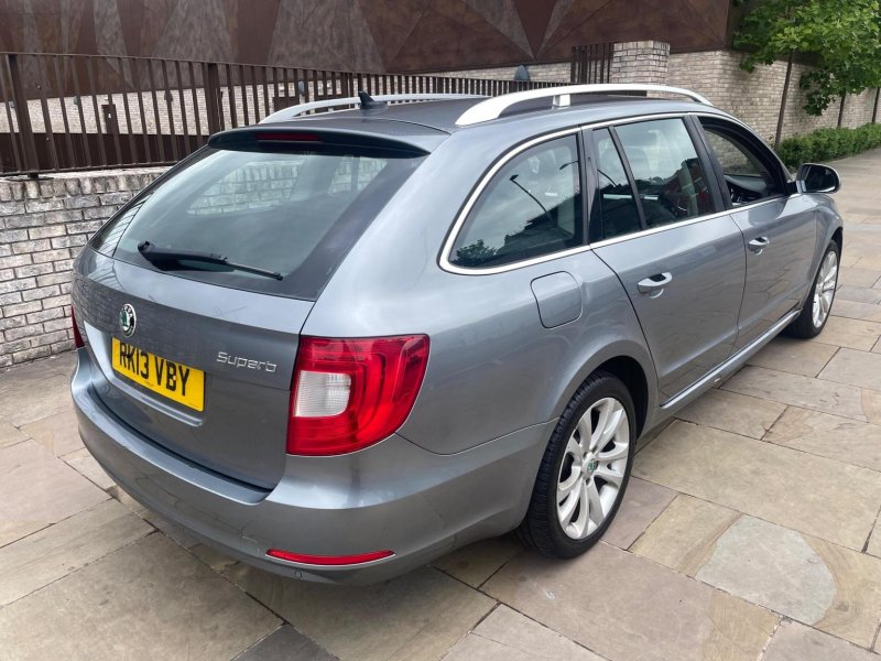 View SKODA SUPERB 2.0 TDI SE DSG Euro 5 5dr