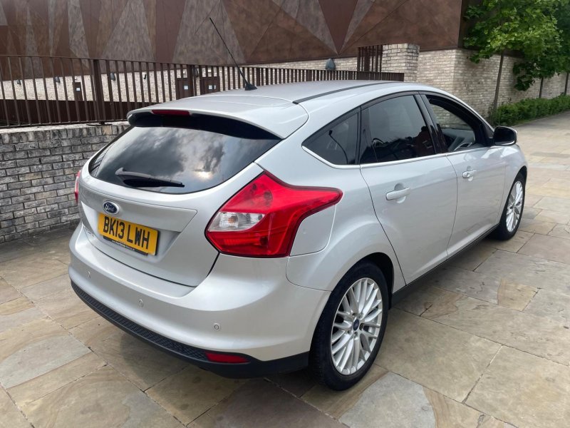 View FORD FOCUS 1.6 Zetec Powershift Euro 5 5dr