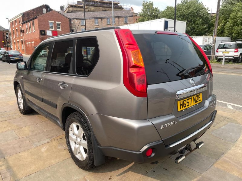 NISSAN X-TRAIL