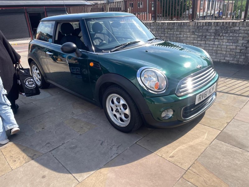 View MINI HATCH 1.6 One Euro 5 3dr