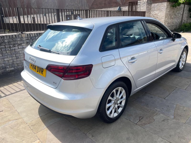 View AUDI A3 1.6 TDI SE Sportback S Tronic Euro 5 (s/s) 5dr