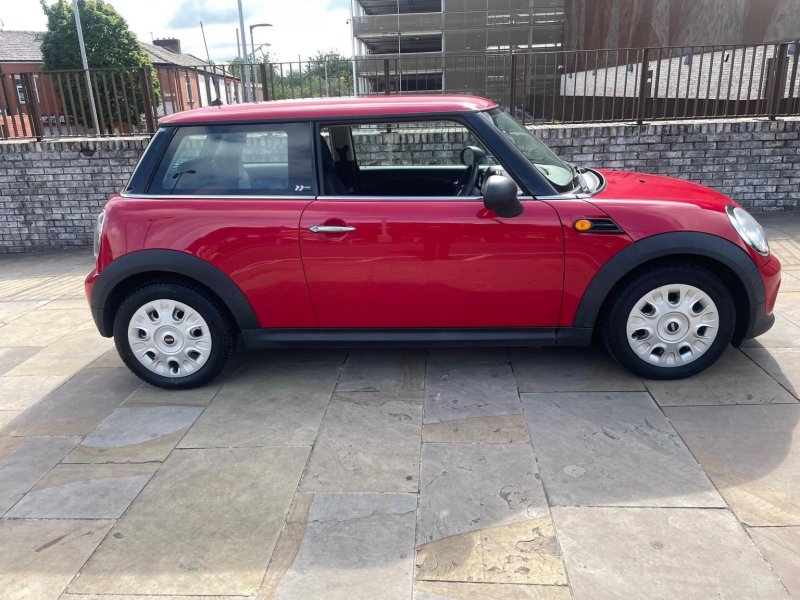 View MINI HATCH 1.6 First Euro 6 3dr