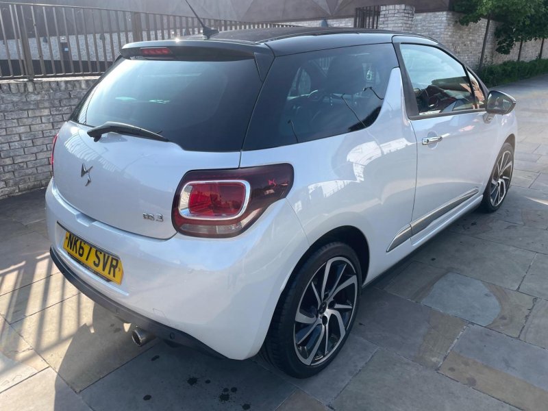 View DS AUTOMOBILES DS 3 1.2 PureTech Connected Chic Euro 6 (s/s) 3dr