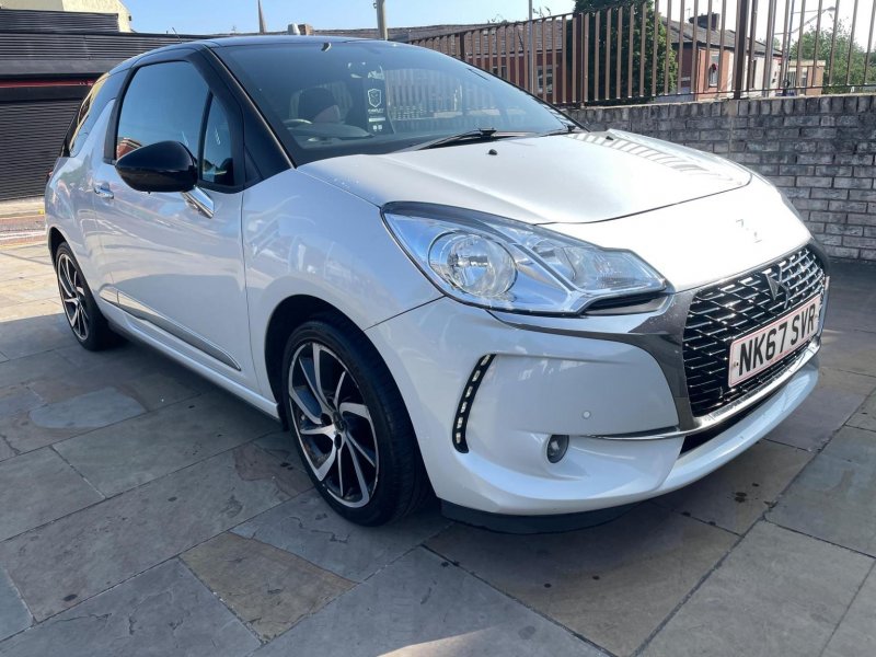 View DS AUTOMOBILES DS 3 1.2 PureTech Connected Chic Euro 6 (s/s) 3dr