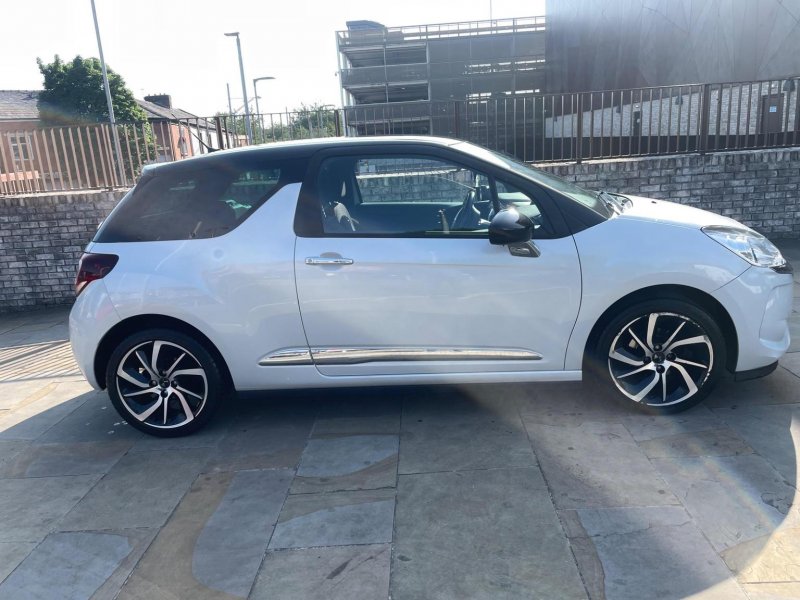 View DS AUTOMOBILES DS 3 1.2 PureTech Connected Chic Euro 6 (s/s) 3dr