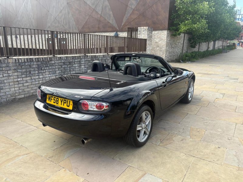 View MAZDA MX-5 1.8i Euro 4 2dr