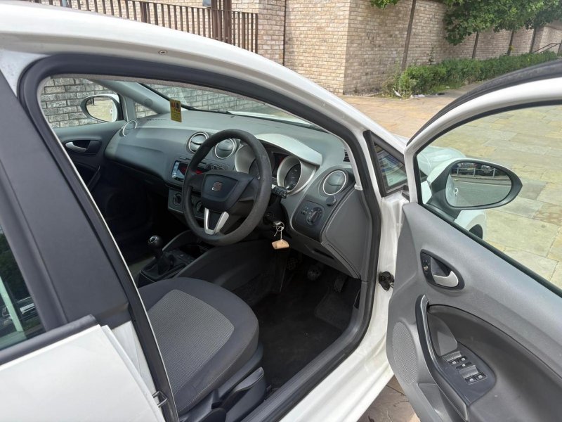 SEAT IBIZA