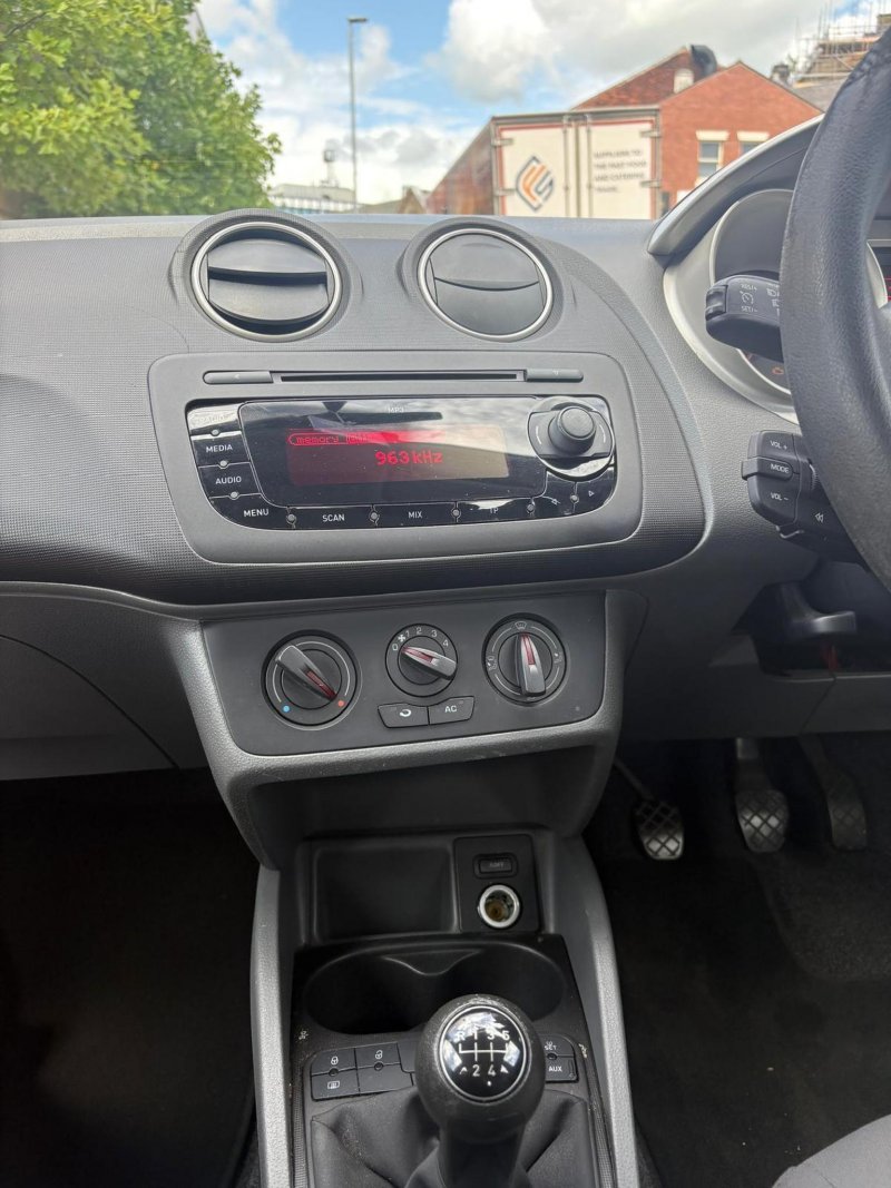 SEAT IBIZA