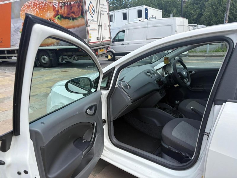 SEAT IBIZA