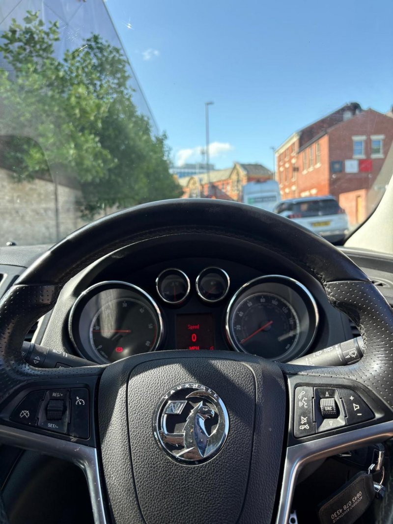VAUXHALL INSIGNIA