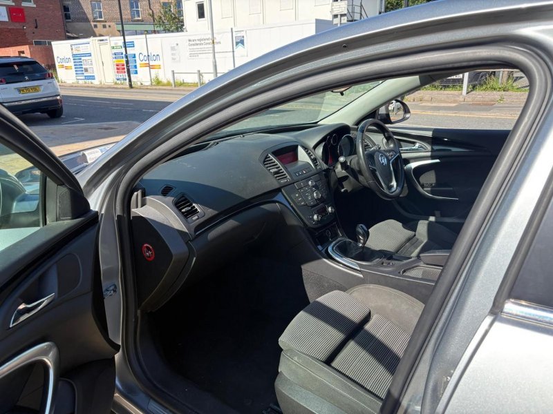 VAUXHALL INSIGNIA
