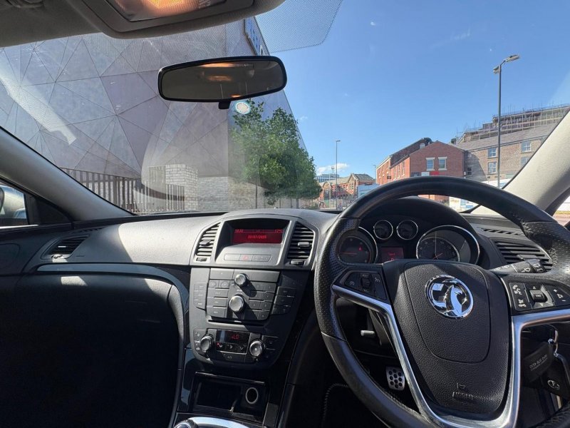 VAUXHALL INSIGNIA