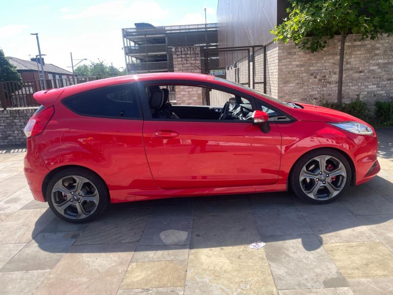 View FORD FIESTA 1.6T EcoBoost ST-3 Euro 6 3dr