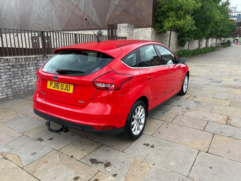 View FORD FOCUS 1.0T EcoBoost Titanium Euro 6 (s/s) 5dr