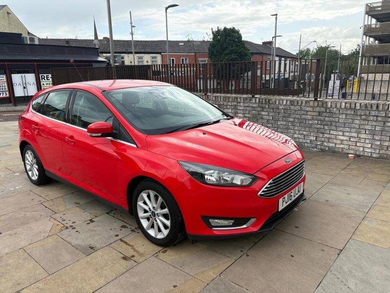 View FORD FOCUS 1.0T EcoBoost Titanium Euro 6 (s/s) 5dr