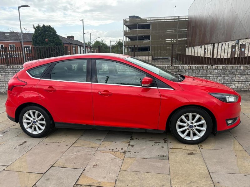 View FORD FOCUS 1.0T EcoBoost Titanium Euro 6 (s/s) 5dr